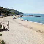 Casa Di Giorgio-fronte * Pizzo (Calabria)