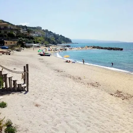 Casa Di Giorgio-fronte * Pizzo (Calabria)